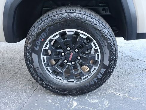 New 2026 GMC Canyon AT4 image 9