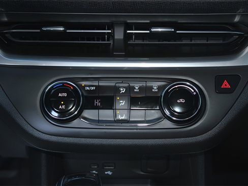 Used 2024 Buick Envista Preferred w/ Convenience II Package image 20