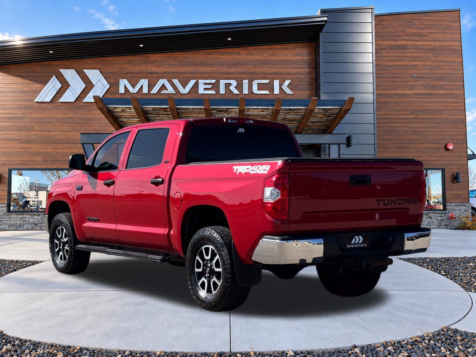 Used 2018 Toyota Tundra SR5 w/ TRD Off Road Package AWD/4WD image 4