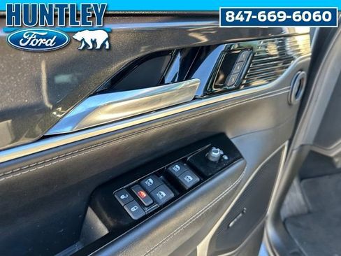 Used 2022 Jeep Wagoneer Series I w/ Premium Group I AWD/4WD image 21
