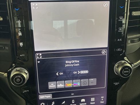 Used 2026 RAM 2500 Laramie AWD/4WD image 18