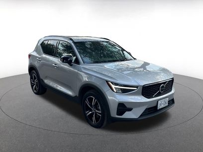 Used 2024 Volvo XC40 B5 Core
