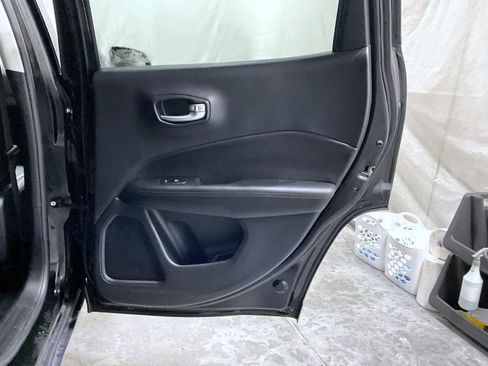 Used 2021 Jeep Compass Latitude image 21