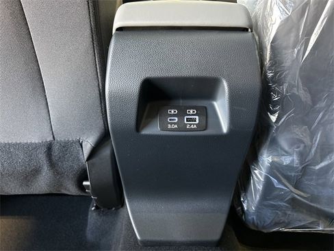 Used 2025 Subaru Crosstrek 2.0i Premium image 24
