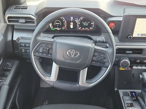 Used 2025 Toyota 4Runner TRD Off-Road AWD/4WD image 14