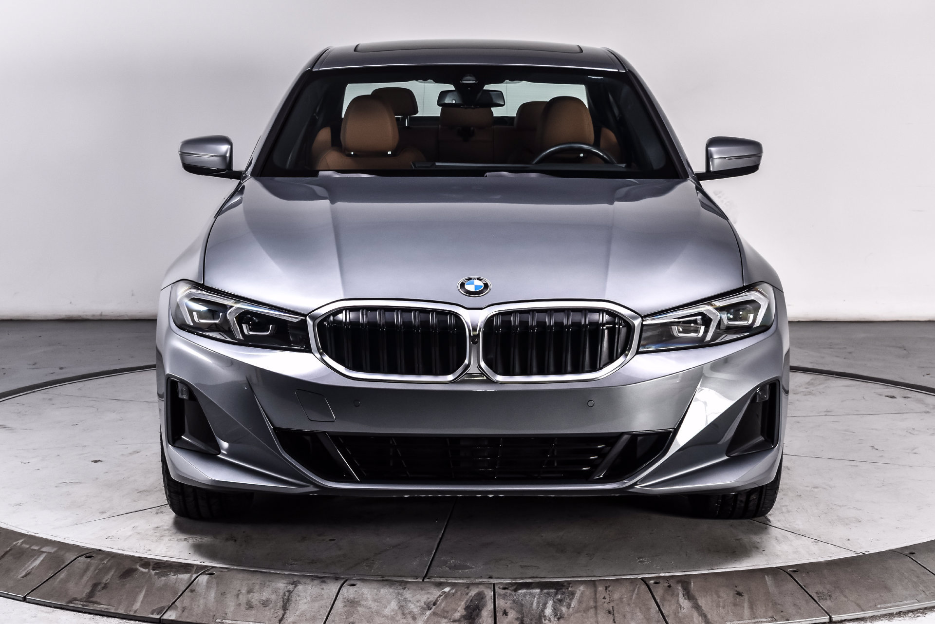 Used 2024 BMW 330i xDrive Sedan w/ Premium Package AWD/4WD image 2