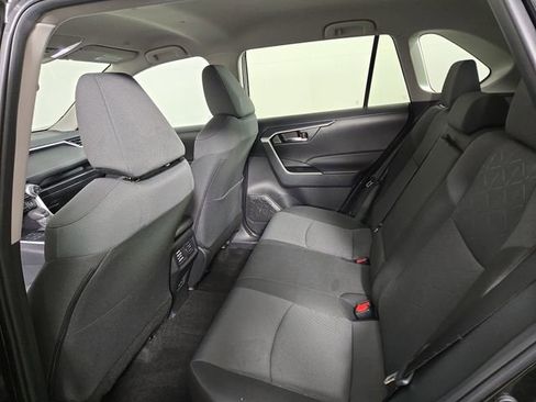 Used 2025 Toyota RAV4 XLE image 15
