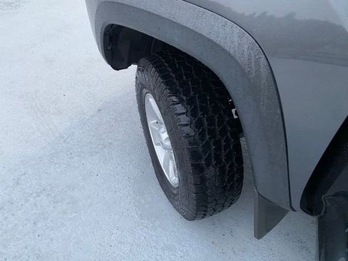 Used 2021 Toyota Tacoma TRD Off-Road image 23