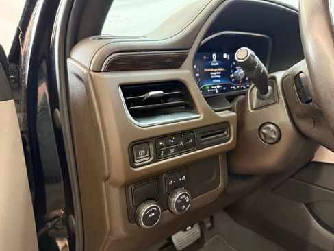 Used 2022 Chevrolet Tahoe LT w/ Luxury Package image 12