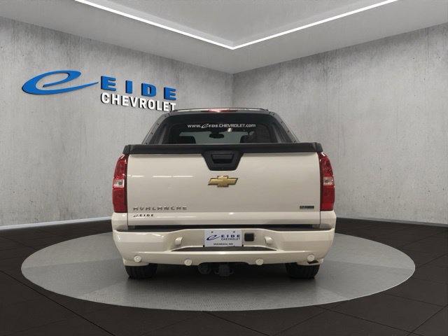 Used 2010 Chevrolet Avalanche LTZ AWD/4WD image 14