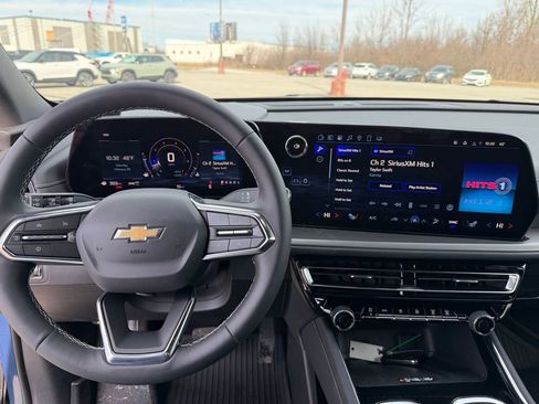 Used 2025 Chevrolet Traverse LT w/ LPO, Floor Liner Package image 8