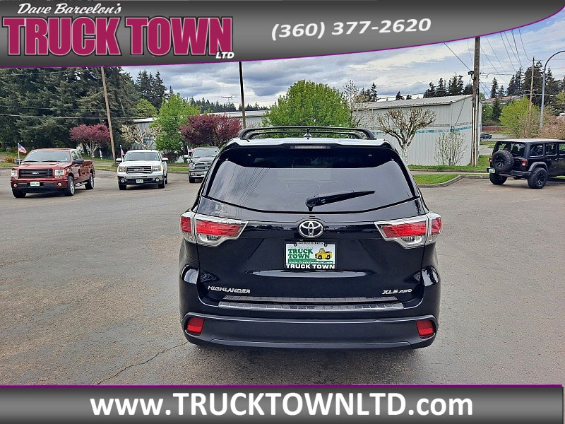 Used 2016 Toyota Highlander XLE w/ Protection Package #3 AWD/4WD image 4