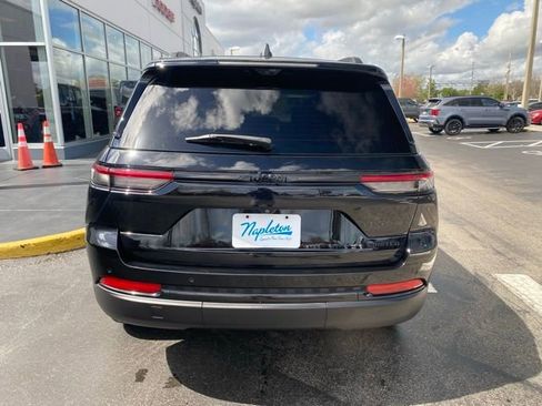 Used 2025 Jeep Grand Cherokee Limited w/ Luxury Tech Group II image 8