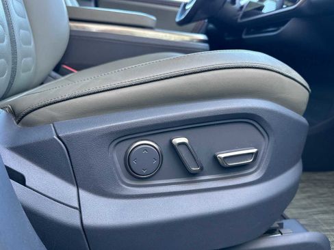 Used 2022 Rivian R1T Adventure image 23