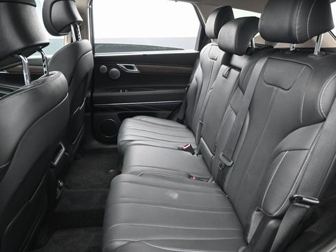 Used 2025 Genesis GV80 2.5T Advanced image 31