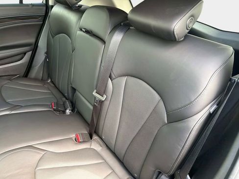 Used 2019 Buick Envision Essence image 12