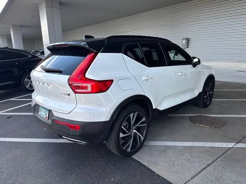 Used 2020 Volvo XC40 T5 R-Design AWD/4WD image 4