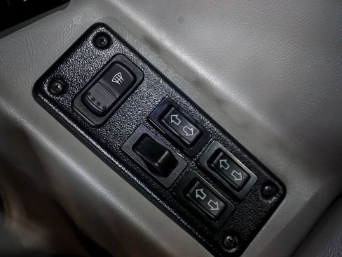 Used 2003 HUMMER H1 4-Door Wagon AWD/4WD image 51