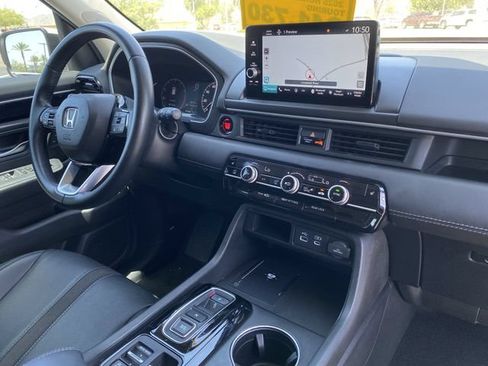 Certified 2025 Honda Pilot Touring image 12