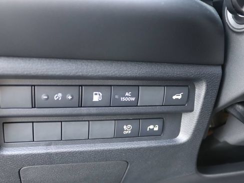 Used 2025 Mitsubishi Outlander 4WD Plug-In Hybrid image 12