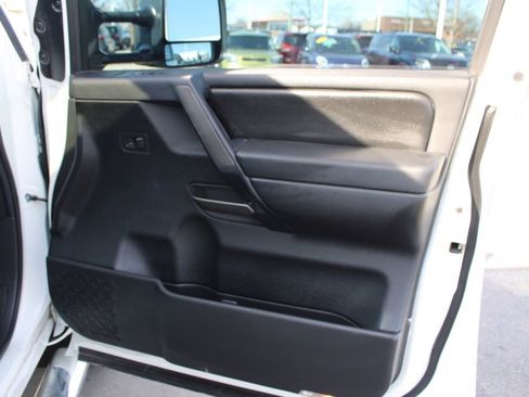 Used 2013 Nissan Titan SL w/ Moonroof Pkg image 21