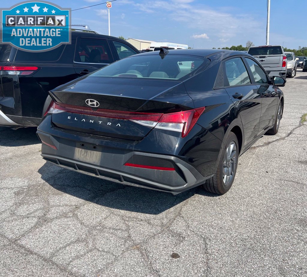 Used 2024 Hyundai Elantra SEL FWD image 6