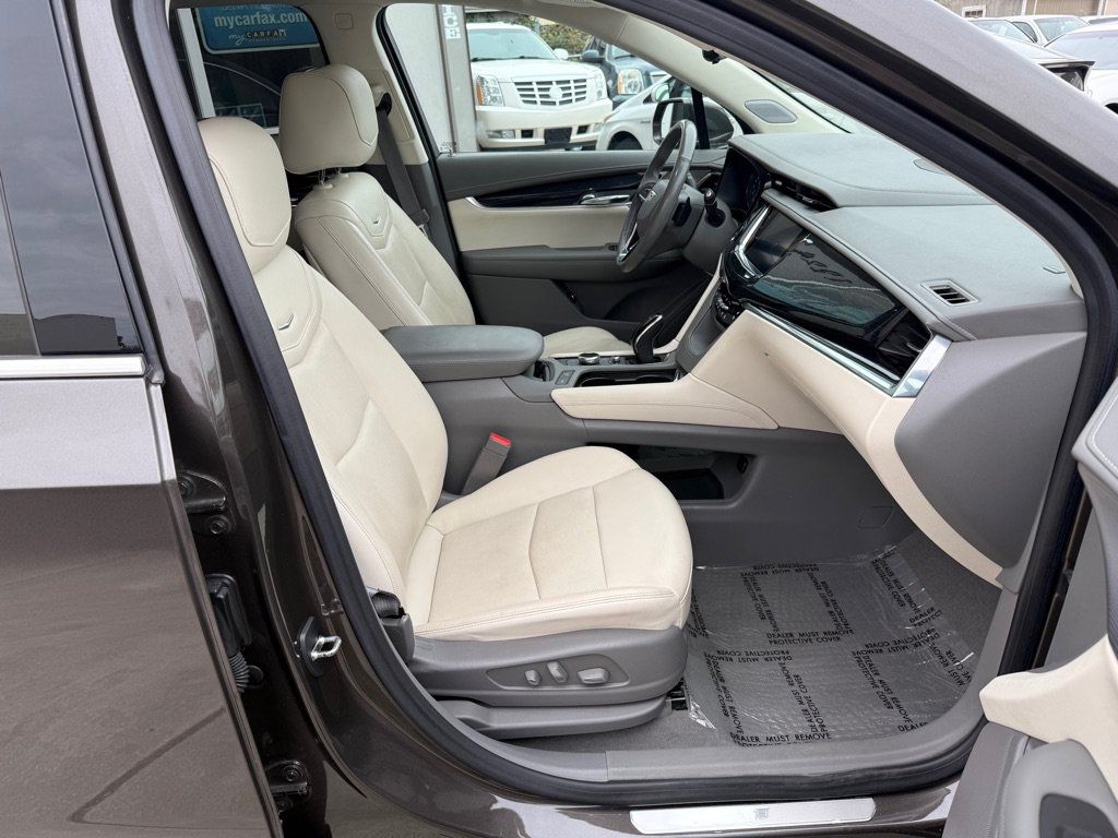 Used 2020 Cadillac XT6 Premium Luxury AWD/4WD image 19