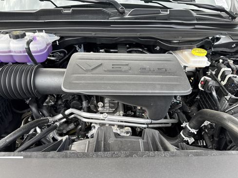 Used 2025 RAM 1500 Big Horn AWD/4WD image 32