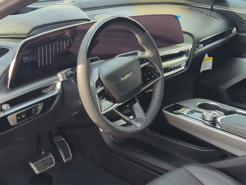 Used 2026 Cadillac Lyriq V image 8