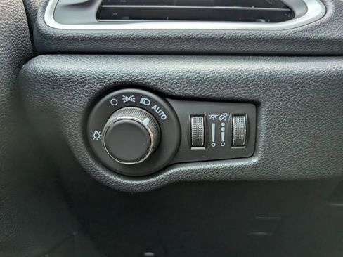 New 2026 Chrysler Voyager LX FWD image 35