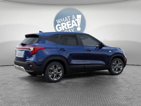 New 2026 Kia Seltos LX image 6