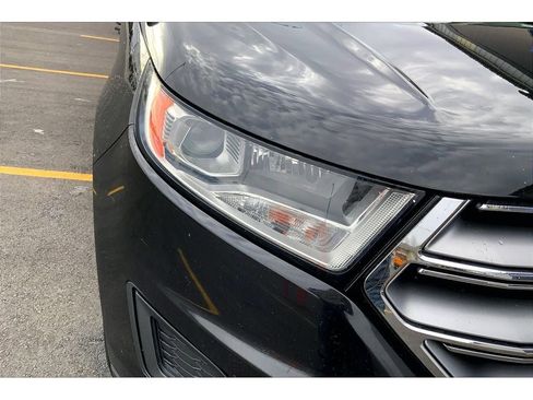 Used 2015 Ford Edge SE image 28