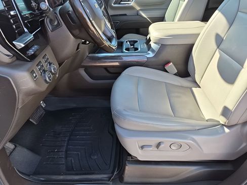 Used 2024 Chevrolet Silverado 2500 LTZ w/ LTZ Premium Package image 32