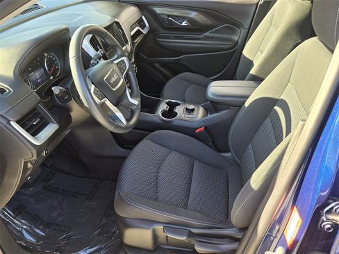 Used 2023 GMC Terrain SLE image 11