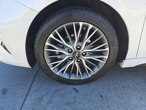 Used 2024 Kia Forte GT-Line w/ GT-Line Premium Package image 4