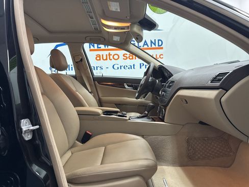 Used 2011 Mercedes-Benz C 300 4MATIC Sedan image 19
