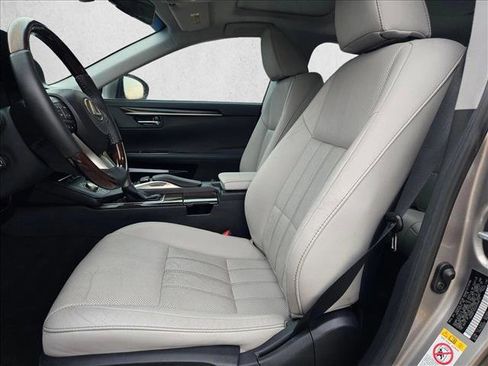 Used 2017 Lexus ES 350 w/ Luxury Package image 14