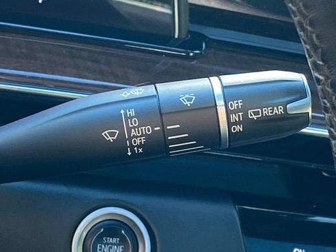 Used 2021 Cadillac Escalade Premium Luxury Platinum image 25