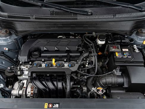 Certified 2023 Hyundai Venue SEL image 17