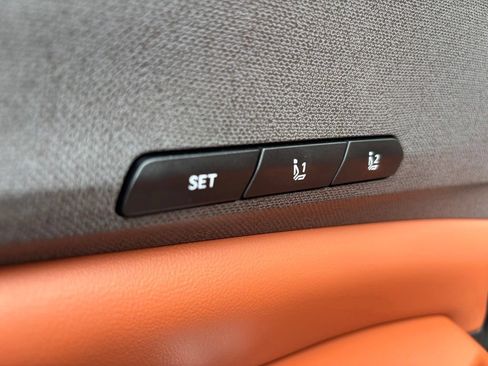Certified 2025 Kia Carnival EX FWD image 21