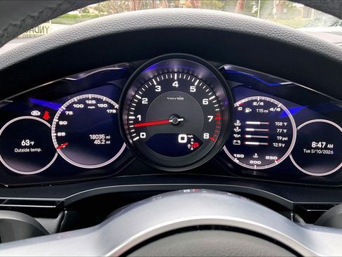 Used 2022 Porsche Cayenne Platinum Edition image 25