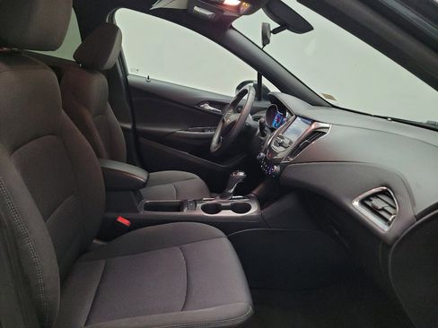 Used 2018 Chevrolet Cruze LT w/ Convenience Package FWD image 21