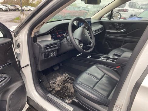 Used 2023 Lincoln Corsair AWD w/ Equipment Group 101A image 8