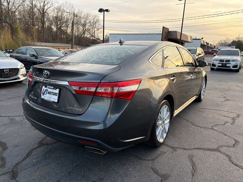 Used 2013 Toyota Avalon XLE Premium image 9
