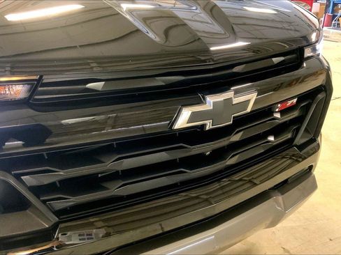Used 2024 Chevrolet Colorado Z71 w/ Z71 Convenience Package 2 AWD/4WD image 30