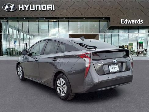Used 2017 Toyota Prius Four image 5