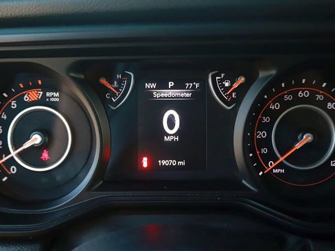 Used 2025 Jeep Wrangler Unlimited Sport AWD/4WD image 18