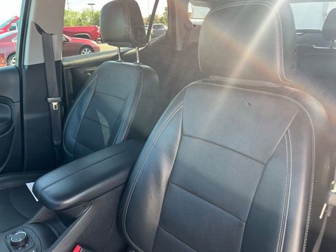 Used 2023 GMC Terrain SLT FWD image 11