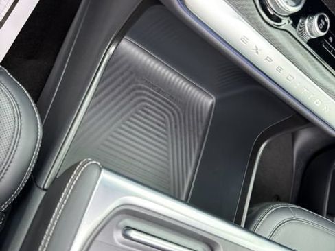 Used 2025 Ford Expedition Max Platinum w/ Stealth Performance Package AWD/4WD image 52