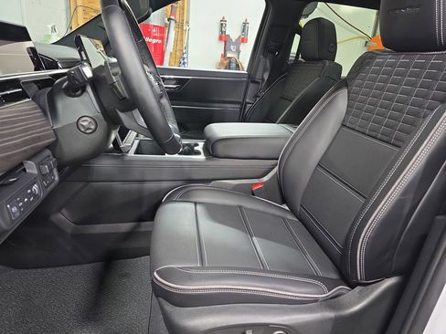 New 2025 GMC Sierra EV Denali image 14